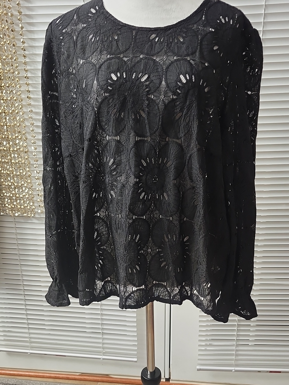 Cupshe Black Floral Lace Long-Sleeve Blouse
